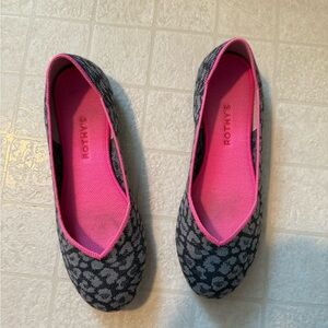 Rothy's Gray and Pink Spot Flats